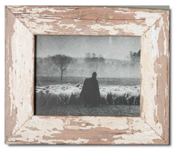 Kleiner Altholz-Bilderrahmen für die Fotogröße 15 x 20 cm mit einem schmalen Rahmen