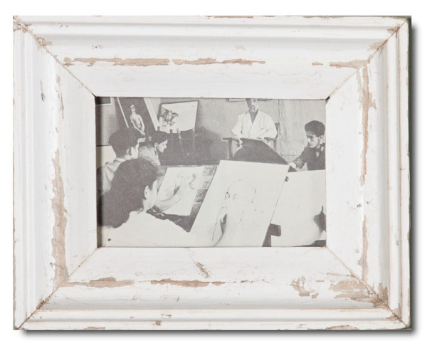 Distressed wood frame for the photo format 15 x 10 cm